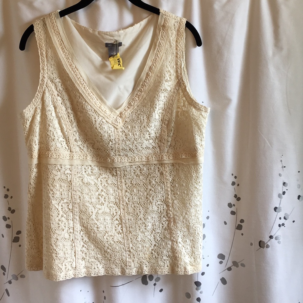 🌟BOGO🌟Ann Taylor Lace Top
